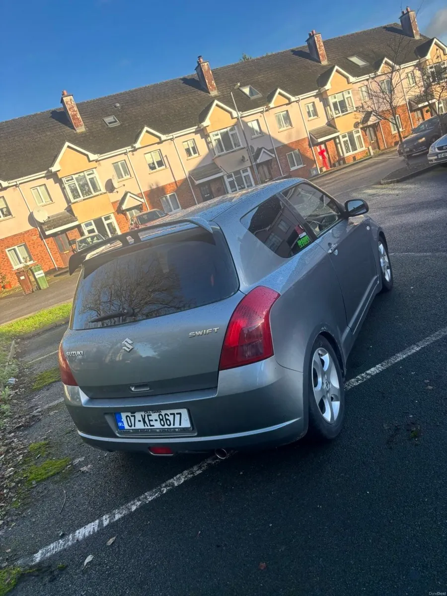 2007 Suzuki Swift - Image 2