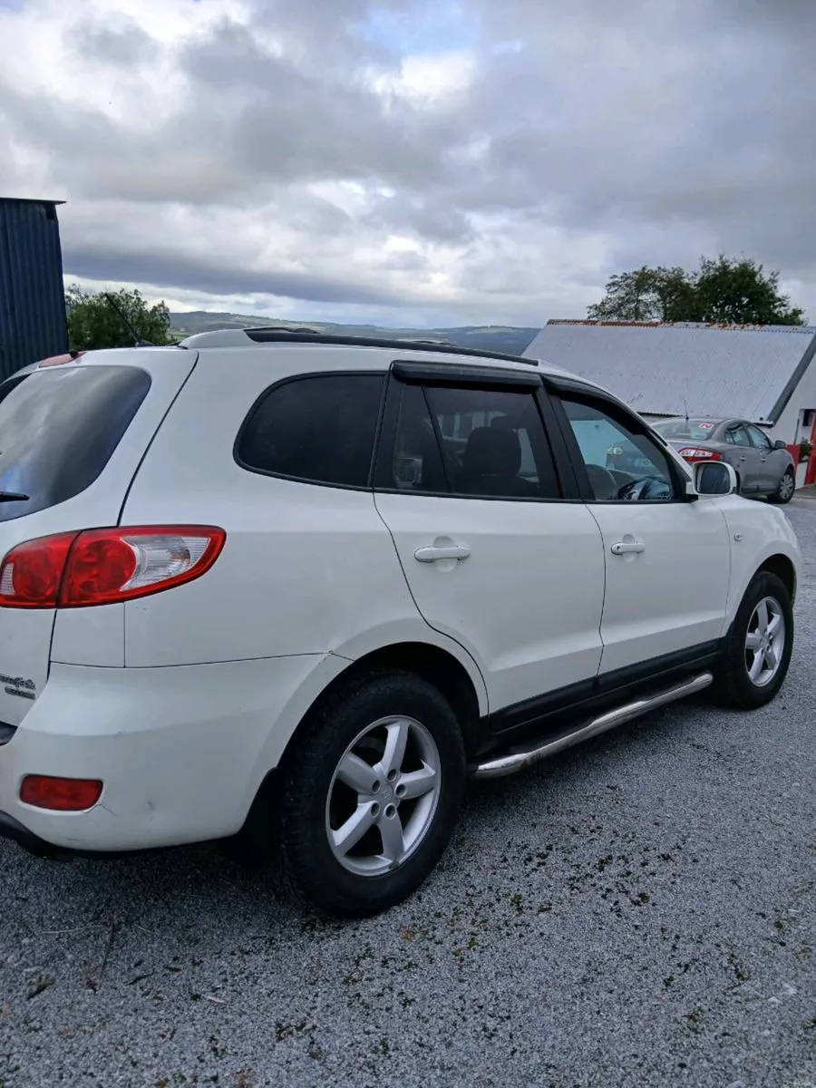 Hyundai Santa Fe - Image 1