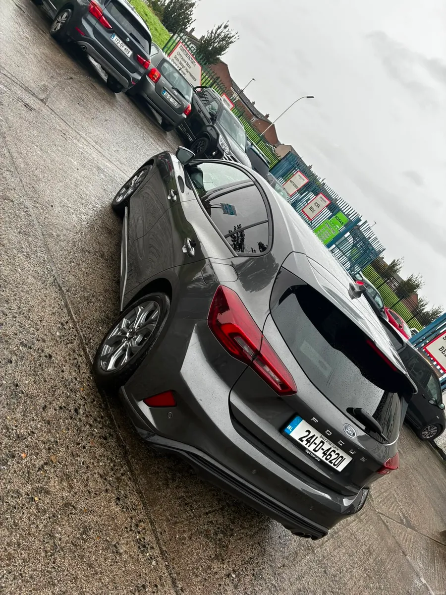 Car - Image 1
