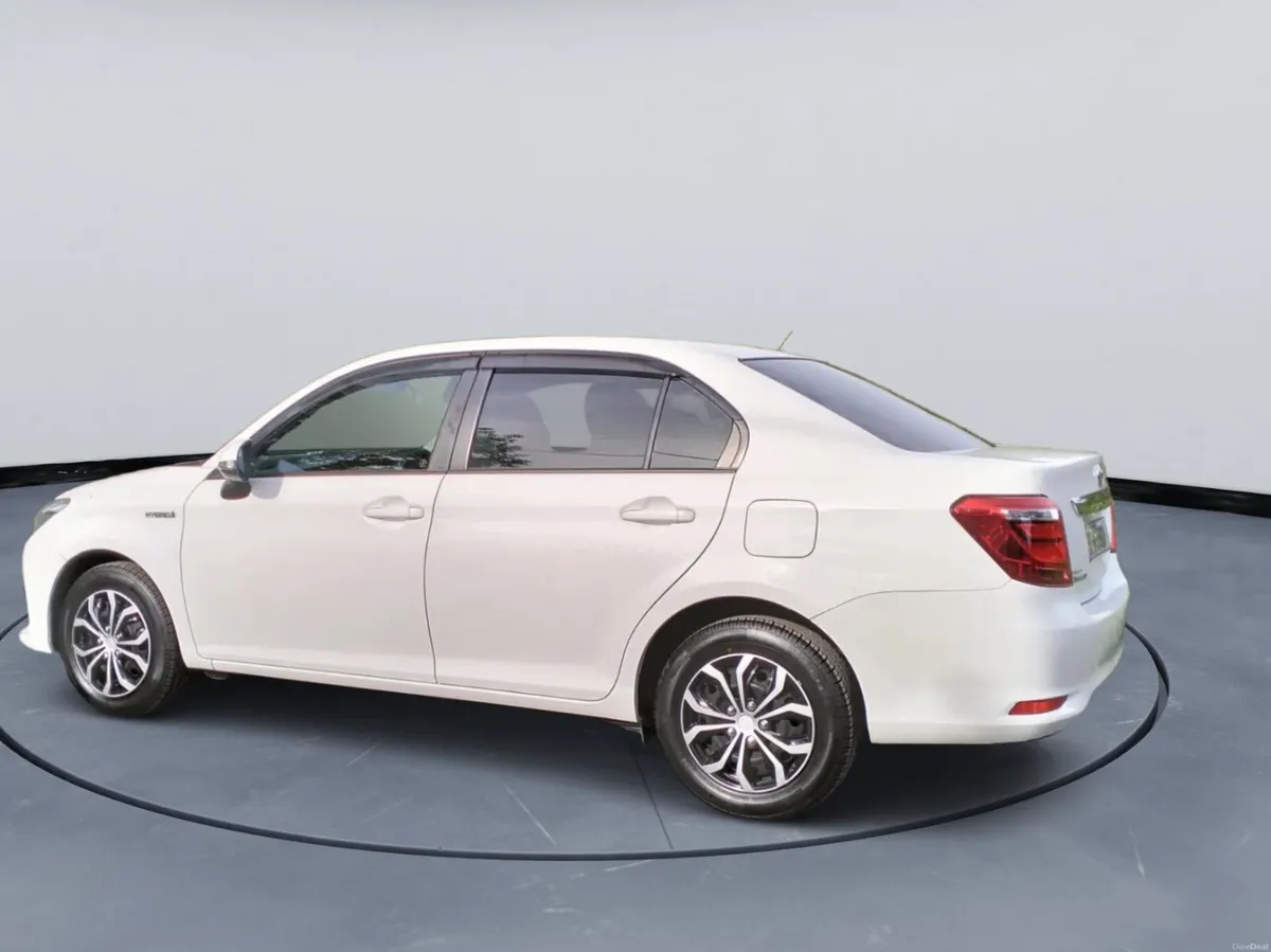 2018 Toyota Corolla Hybrid Automatic - Image 3