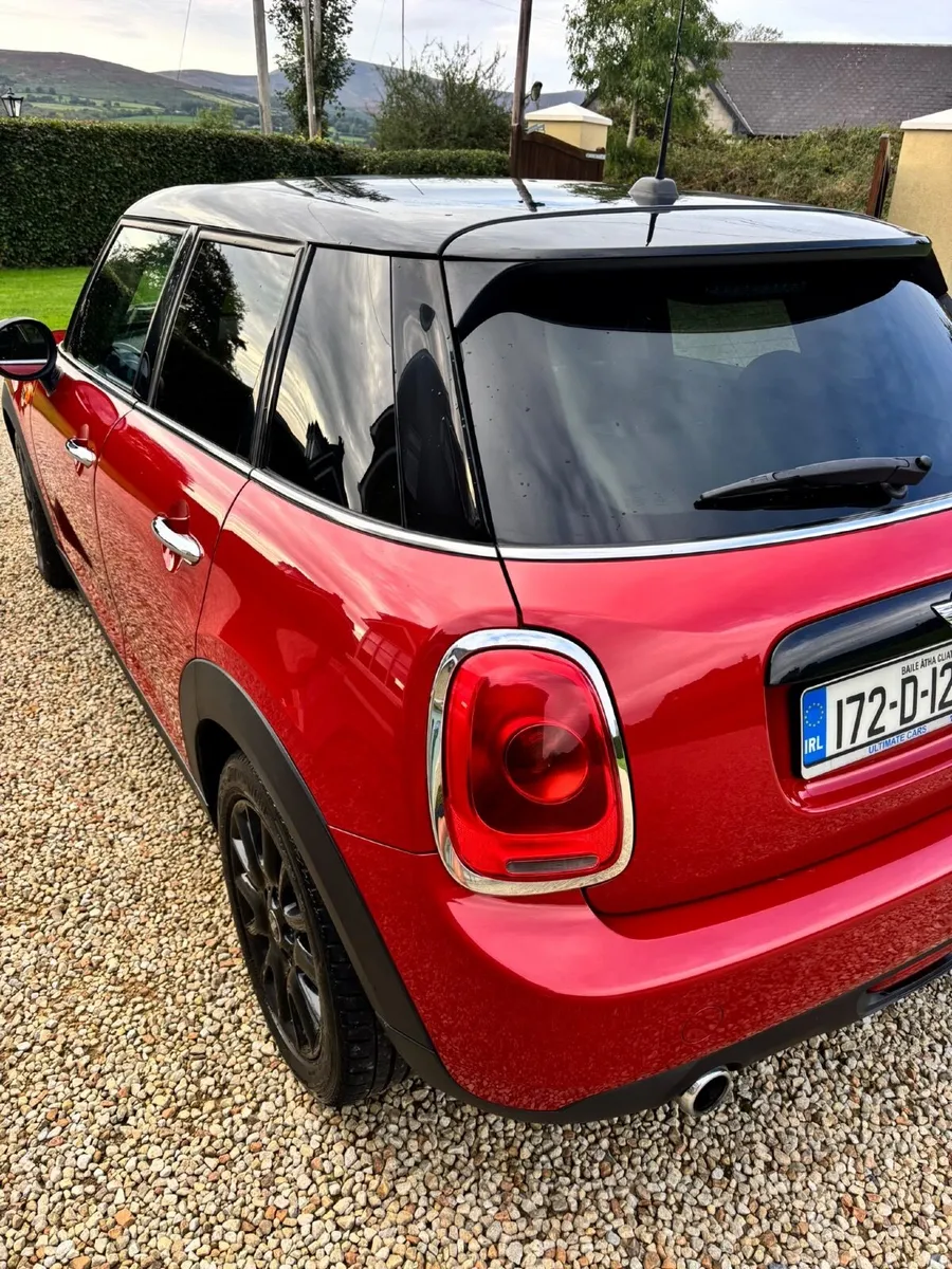 Mini Cooper 2017 - Image 2