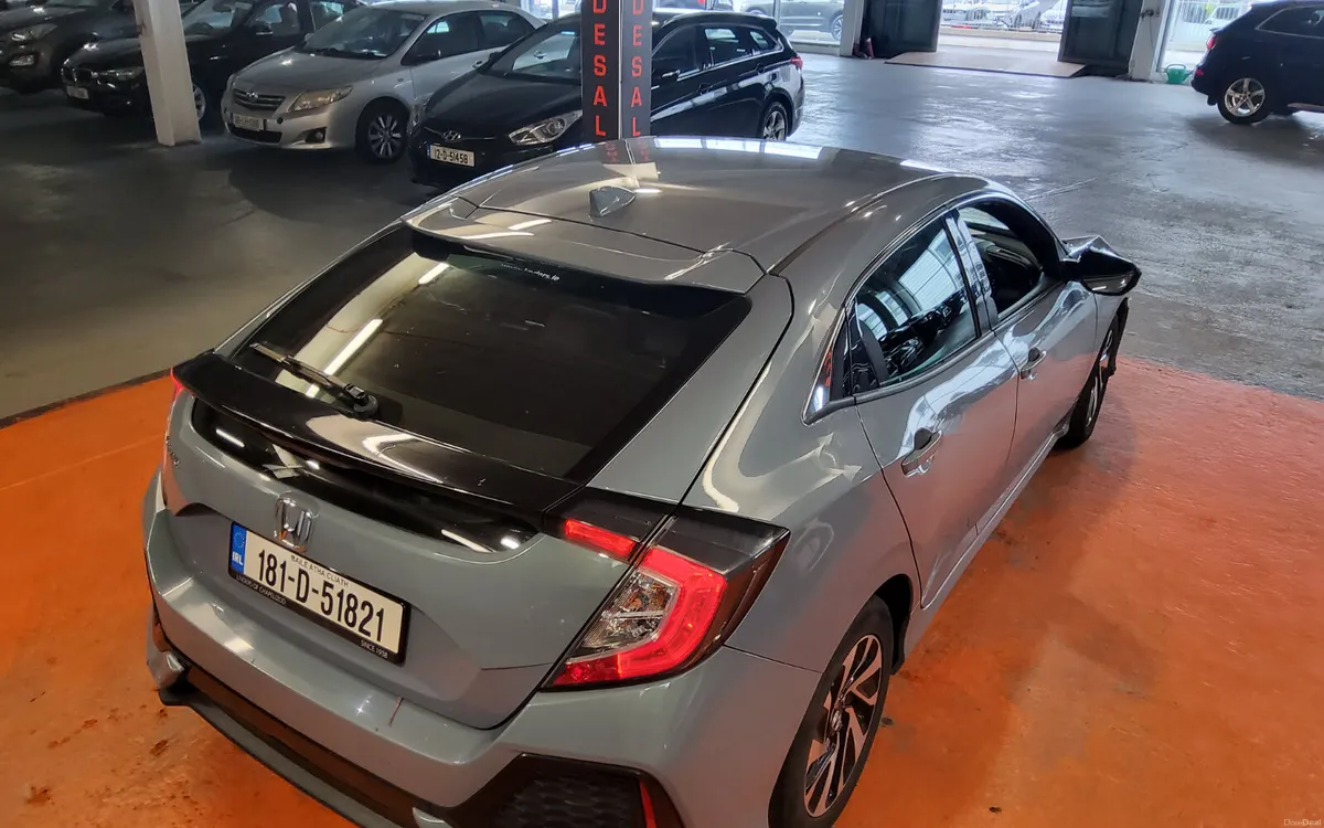 Honda Civic 2018 - Image 2
