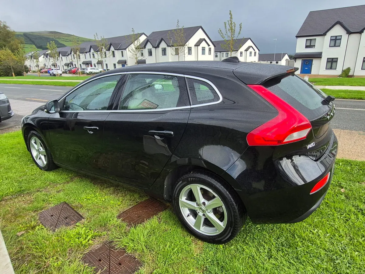 Volvo V40 2016 - Image 4
