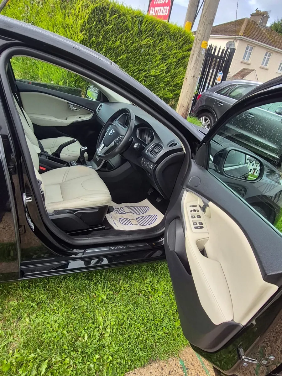 Volvo V40 2016 - Image 5