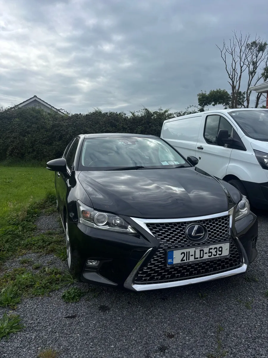 Lexus CT200h - Image 2