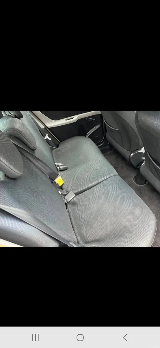 Toyota yaris mint condition - Image 6