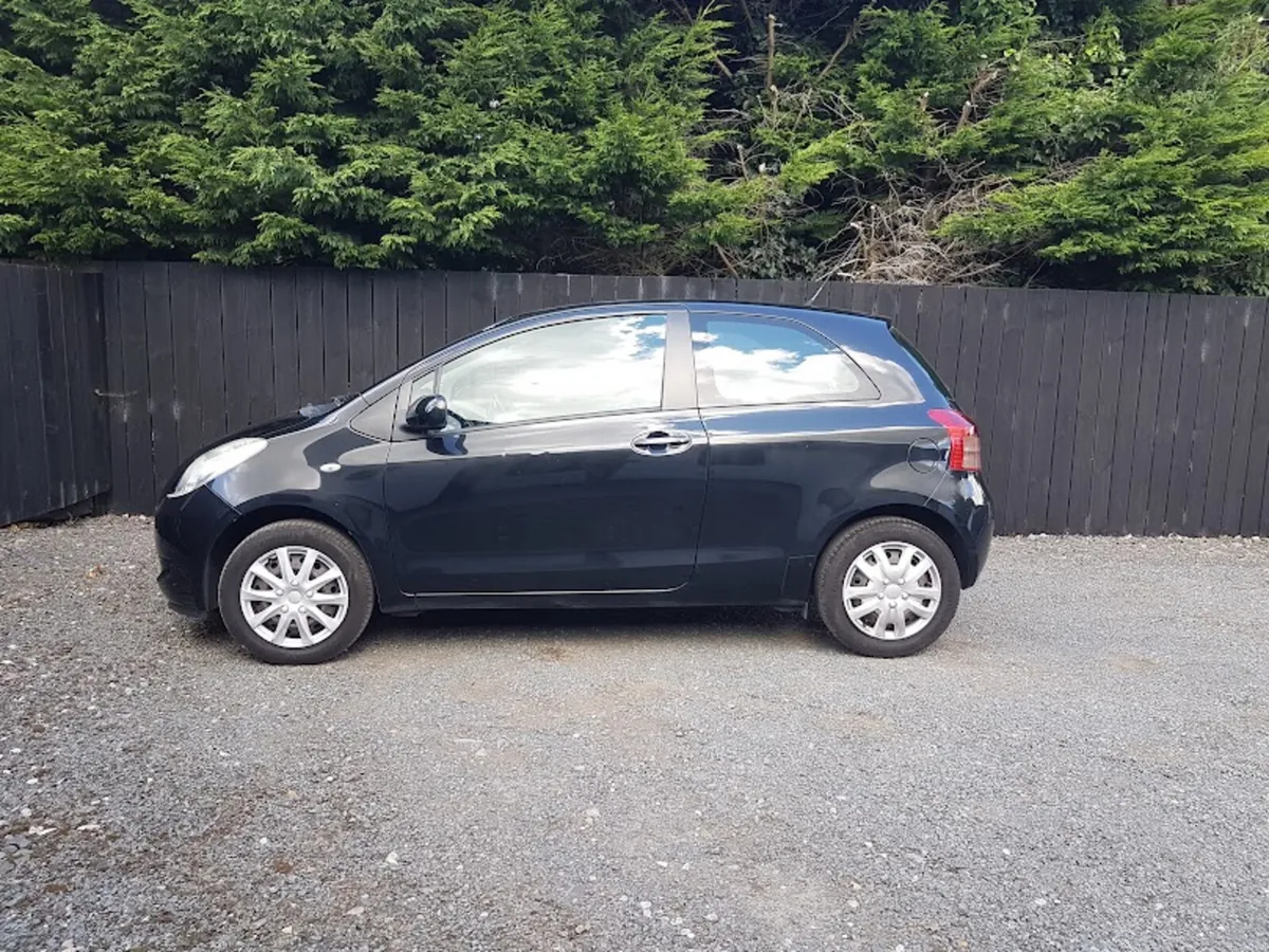 YARIS LOW KM.. TAX & TEST 1 YEAR - Image 4