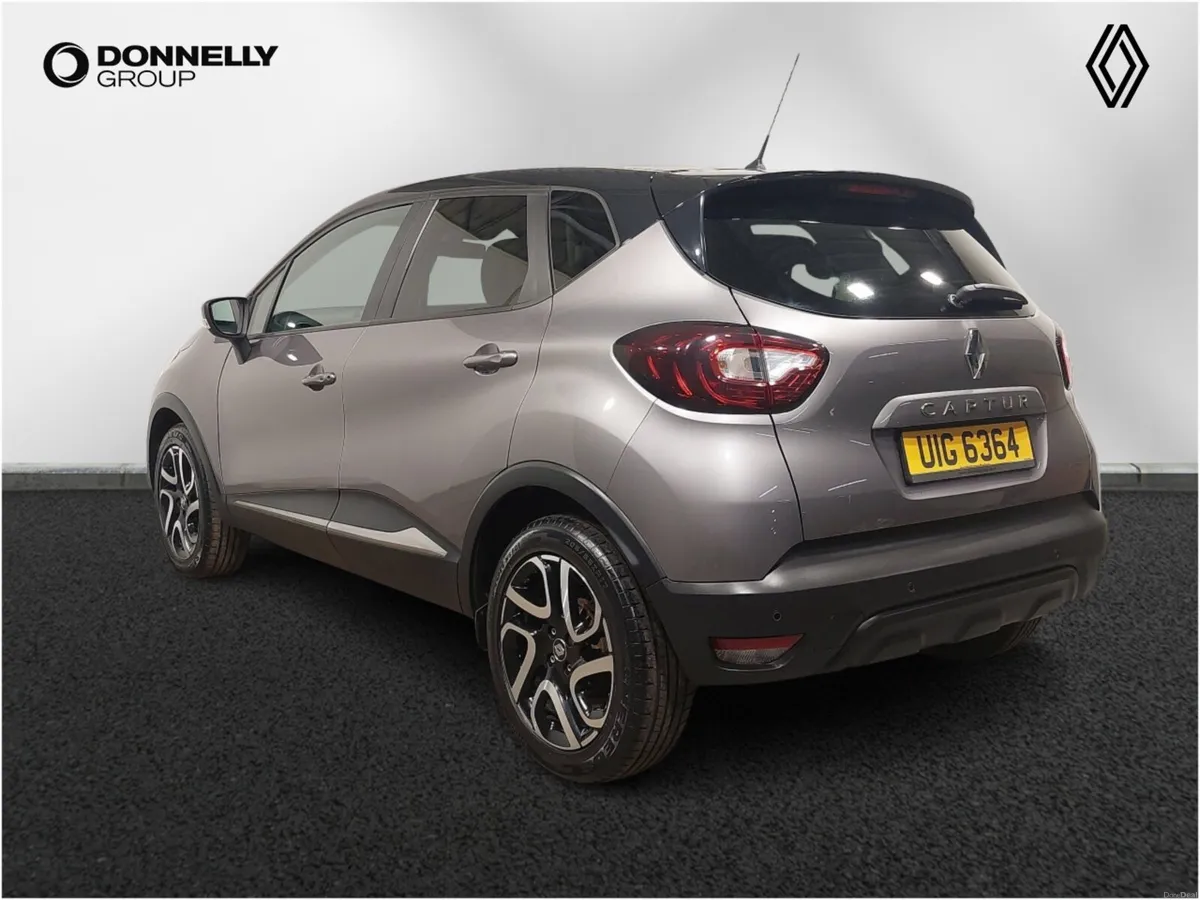 Renault Captur 0.9 TCE 90 Iconic 5dr - Image 2