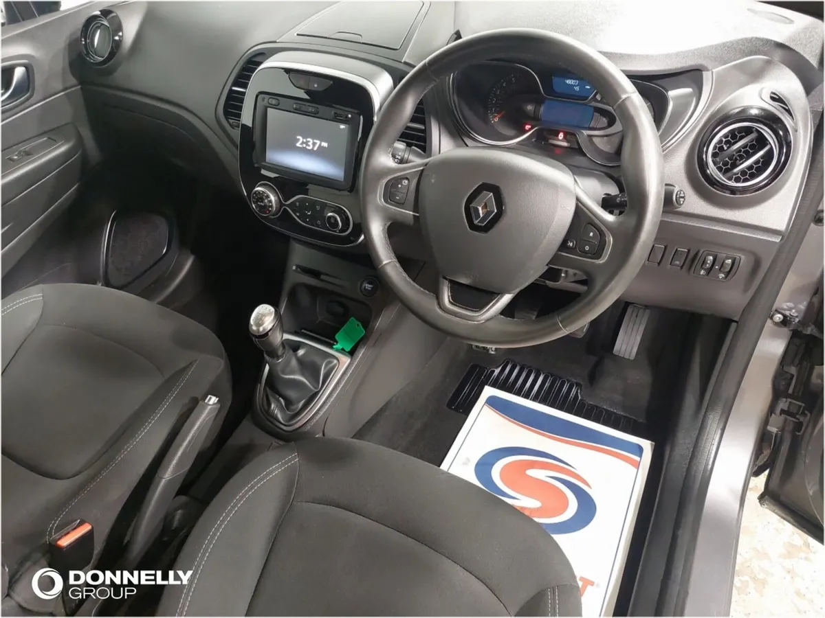 Renault Captur 0.9 TCE 90 Iconic 5dr - Image 4