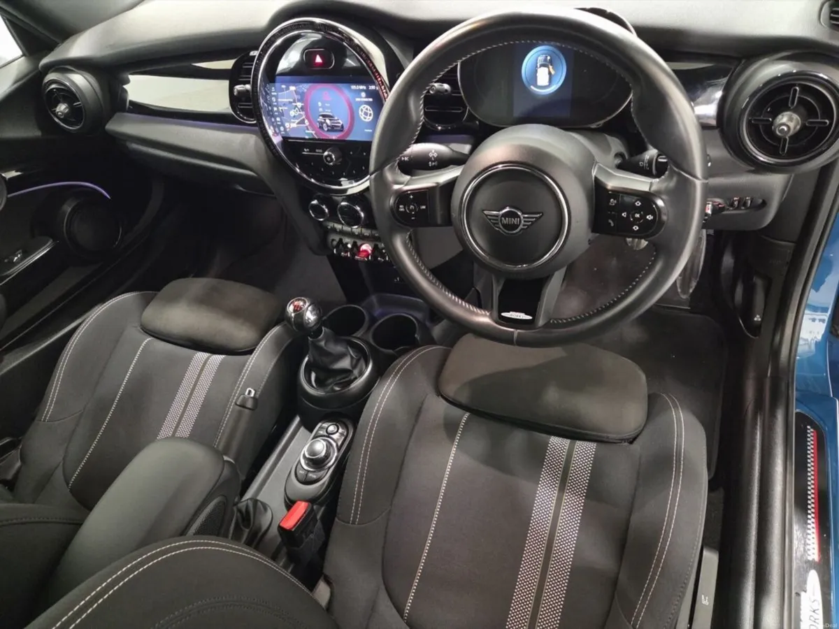 Mini Cooper 3-Door Cooper Sport - Image 6