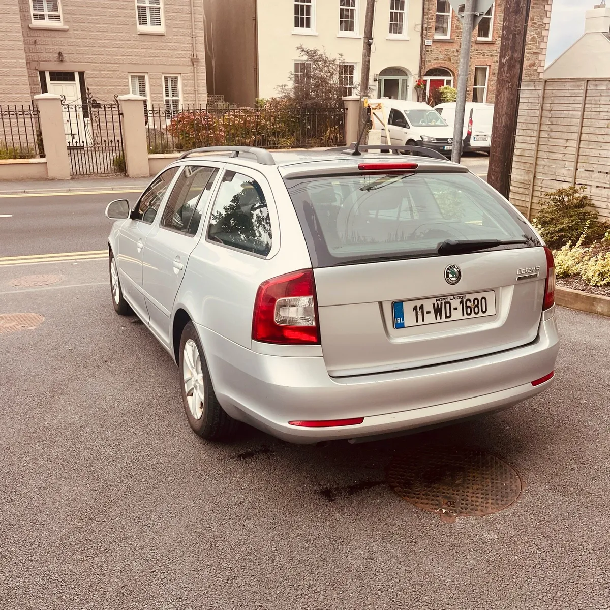 Car - Image 3