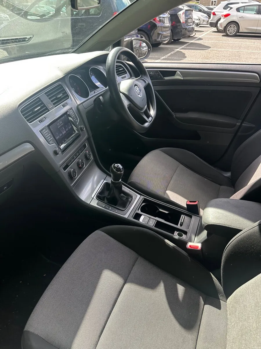 Volkswagen Golf 2013 - Image 2