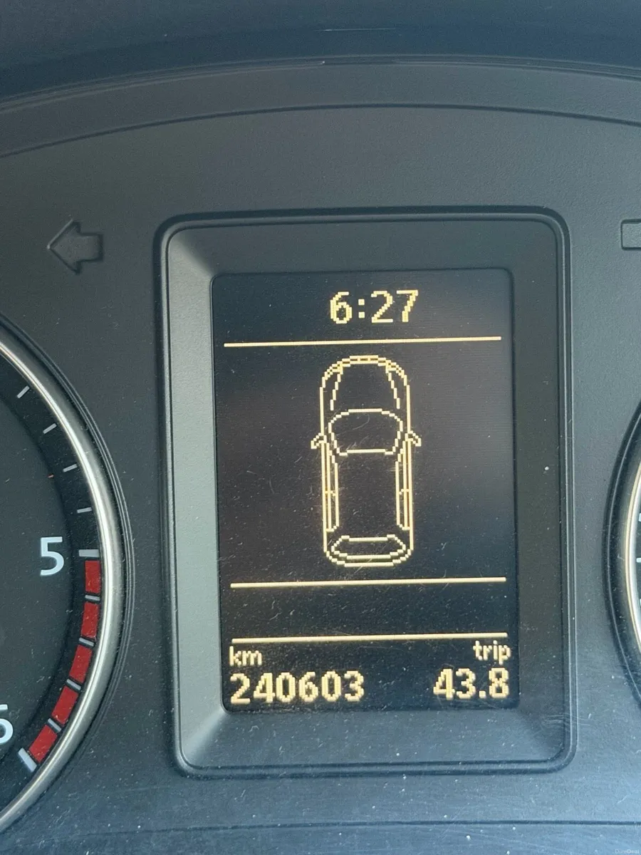 Volkswagen scirocco 2.0 Automatic - Image 4