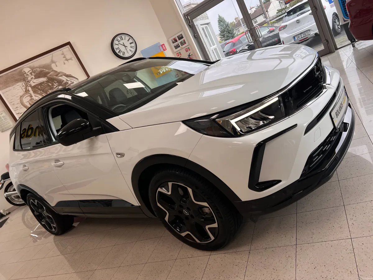 Top Spec GS HYBRID AUTO 225BHP As New Twin Tone As - Image 2