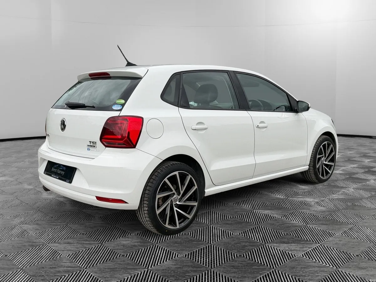 VW POLO DSG- HIGHLINE*LOW KM* - Image 5