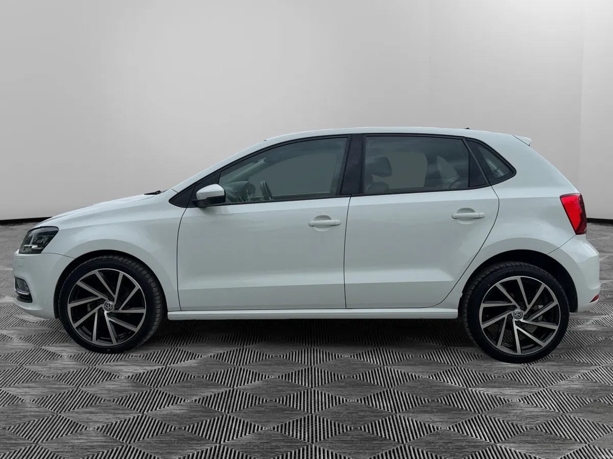 VW POLO DSG- HIGHLINE*LOW KM* - Image 2