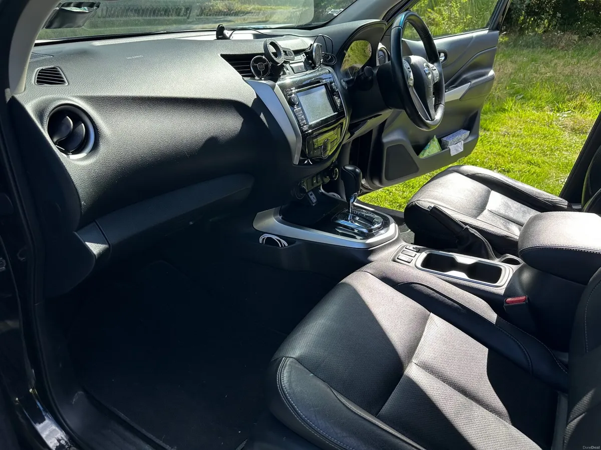 Nissan Navara Tekna 2.3 Diesel Automatic 4x4 2018 - Image 5