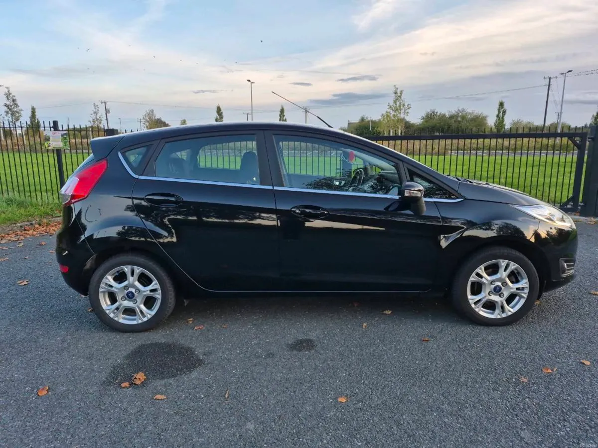 Ford fiesta - Image 2