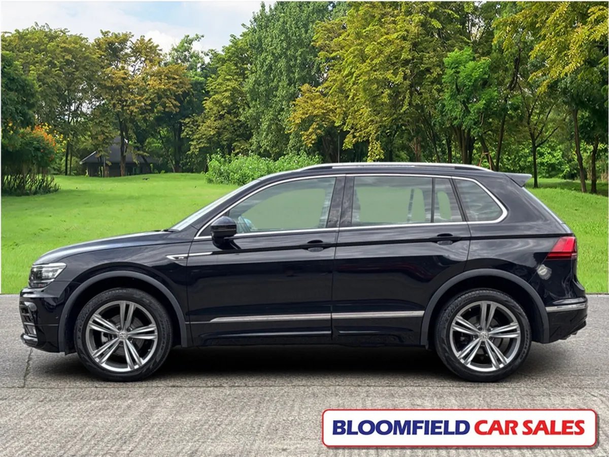 Volkswagen Tiguan 2.0 TDI R-LINE , BLACK LEATHER / - Image 4