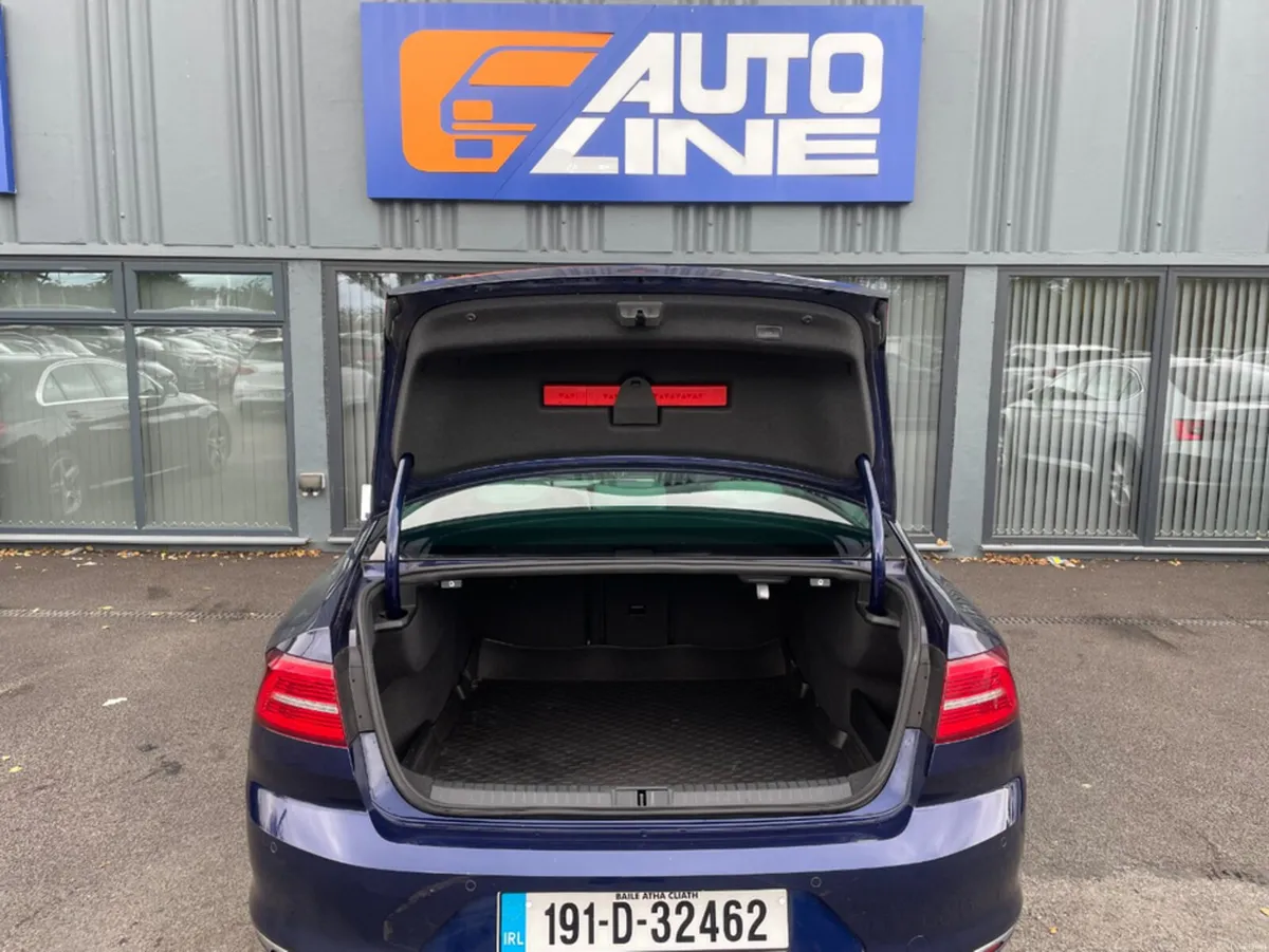 Volkswagen Passat HIGHLINE 2.0 TDI MANUAL 6SPEED F - Image 5