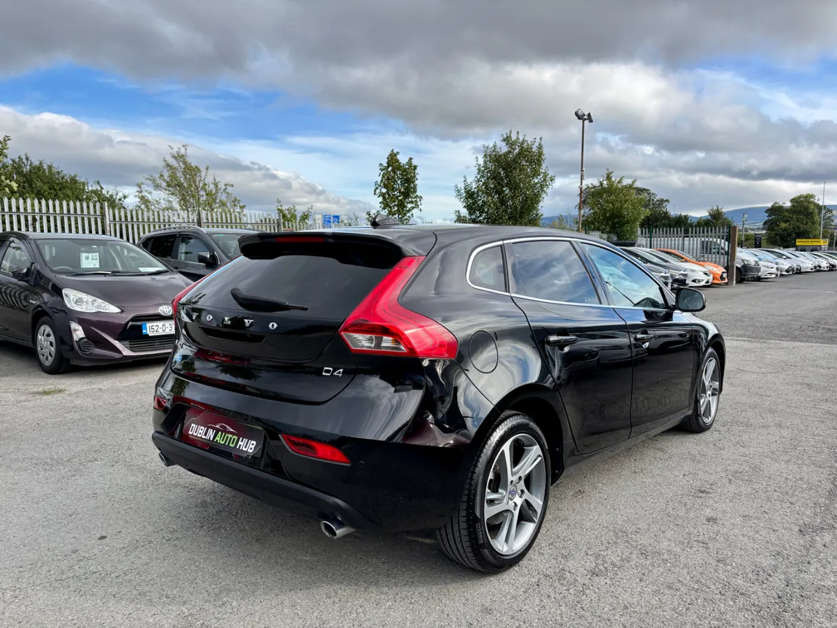 VOLVO V40 2015 2.0, DIESEL D4 - Image 6