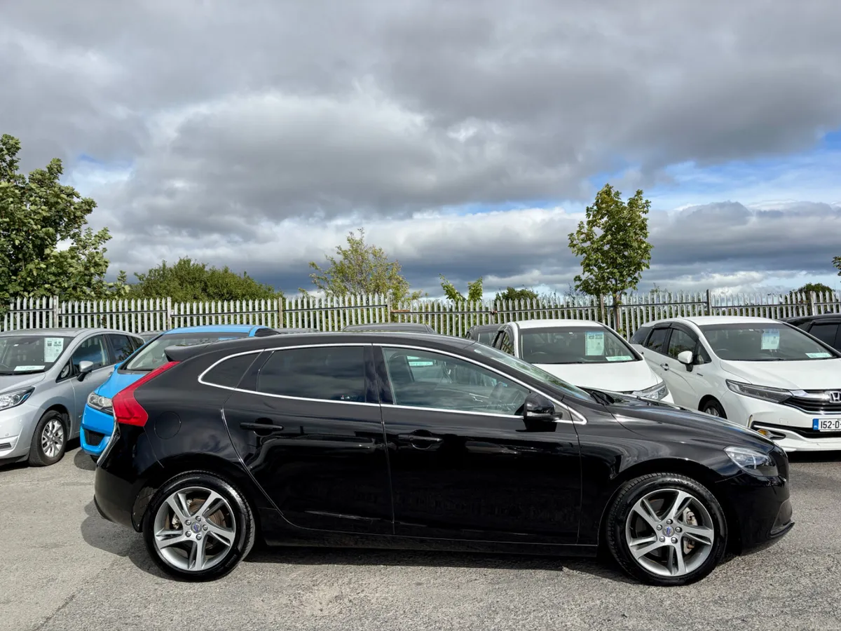 VOLVO V40 2015 2.0, DIESEL D4 - Image 4