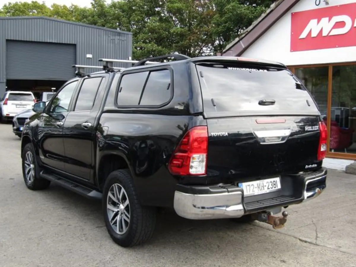 Toyota Hilux 2.4 D4D Invincible 4WD D/C 4DR - Image 6