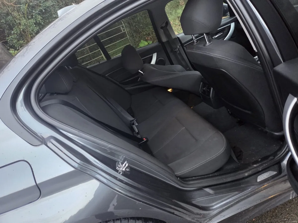 BMW 3-Series 2012 - Image 3