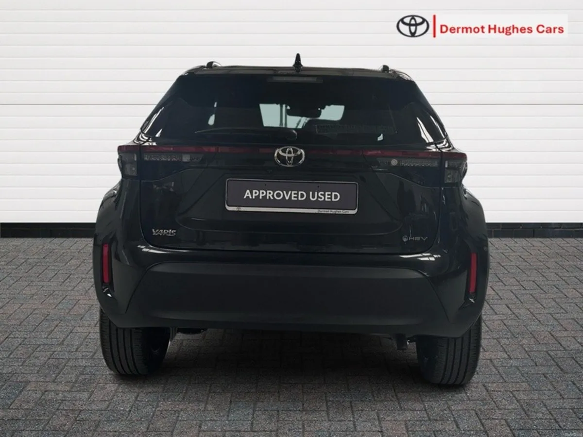 Toyota Yaris Cross LUNA SPORT HYBRID AUTO - Image 4