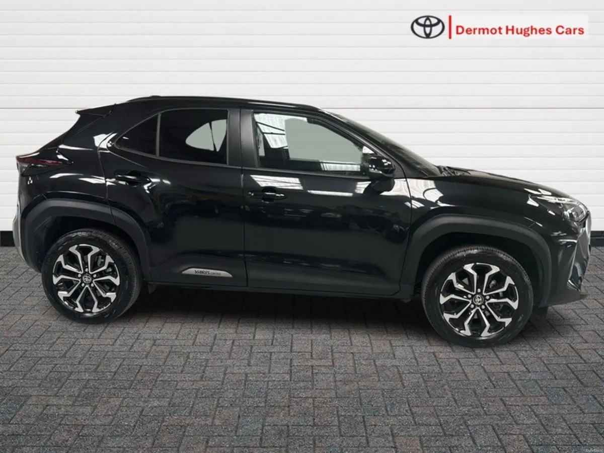 Toyota Yaris Cross LUNA SPORT HYBRID AUTO - Image 3