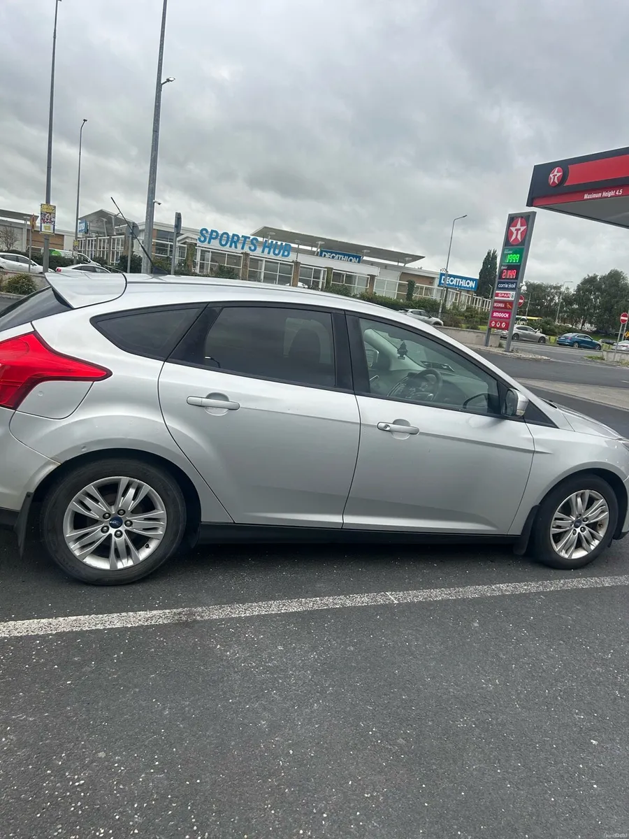 Ford focus 1.6 - Image 4