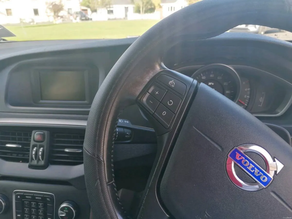 Volvo V40 D2 - Image 4