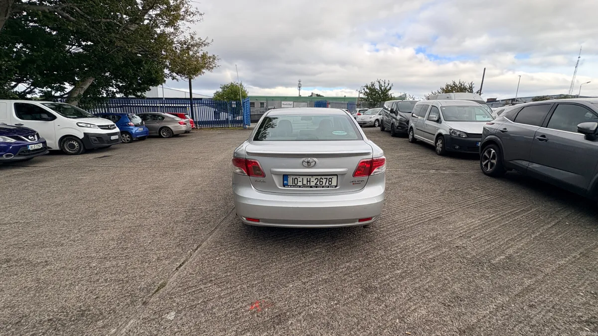 Toyota Avensis 2010 - Image 5