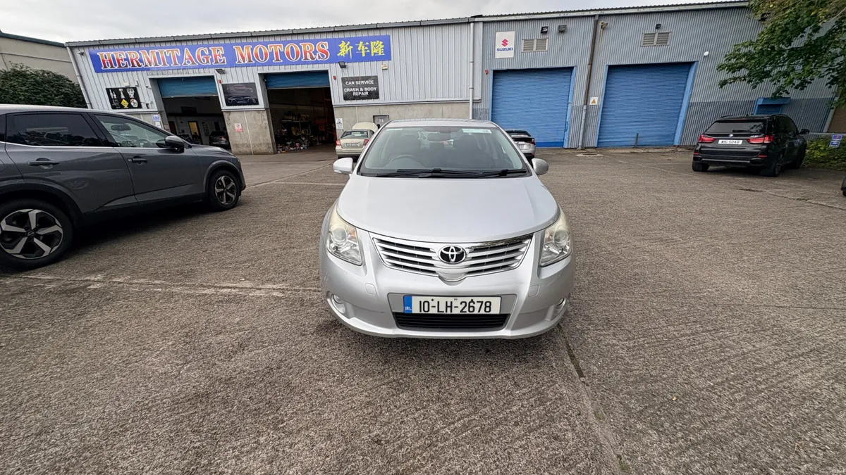 Toyota Avensis 2010 - Image 2