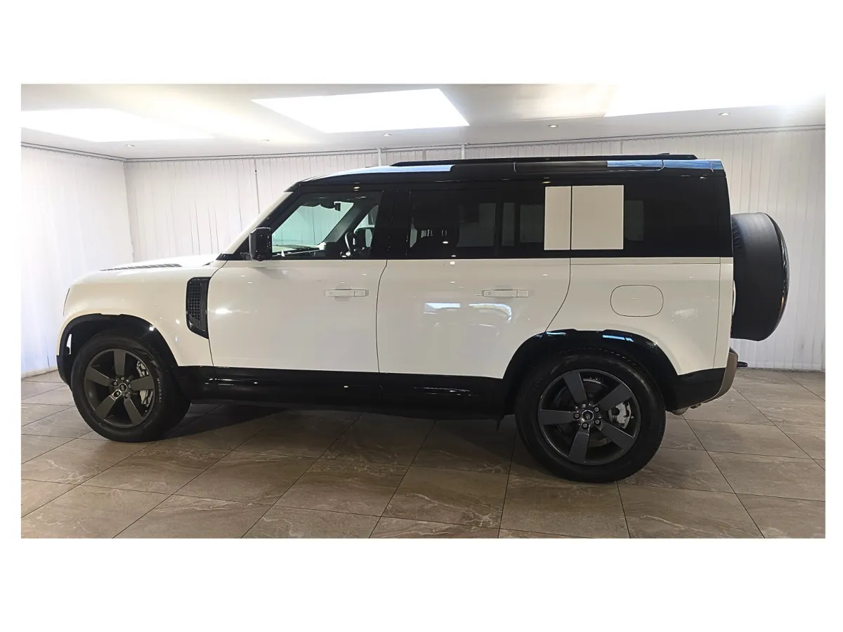 2025 Land Rover Defender 110 PHEV X-Dynamic HSE - Image 4