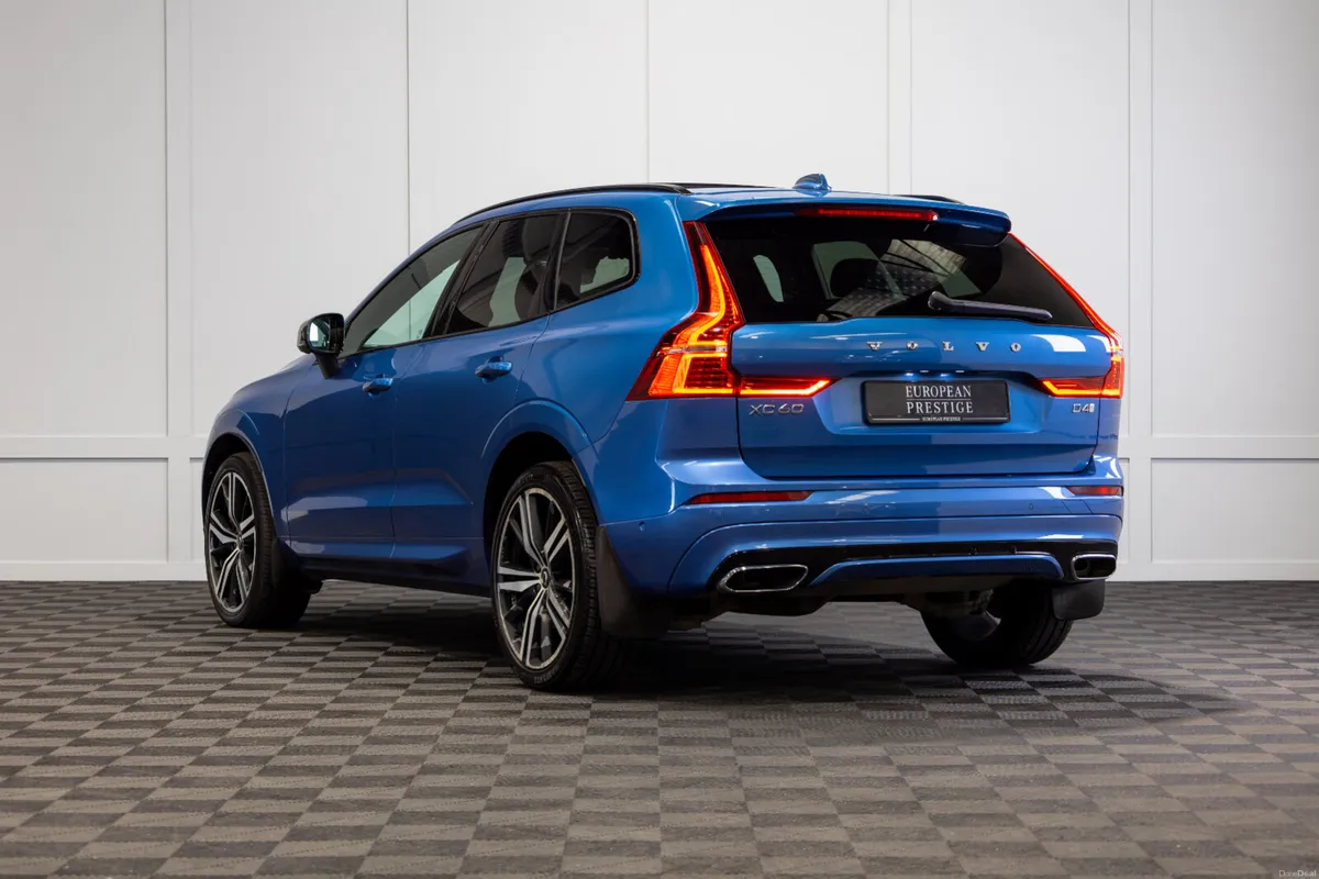 2020 Volvo XC60 R-Design Pro - Image 4