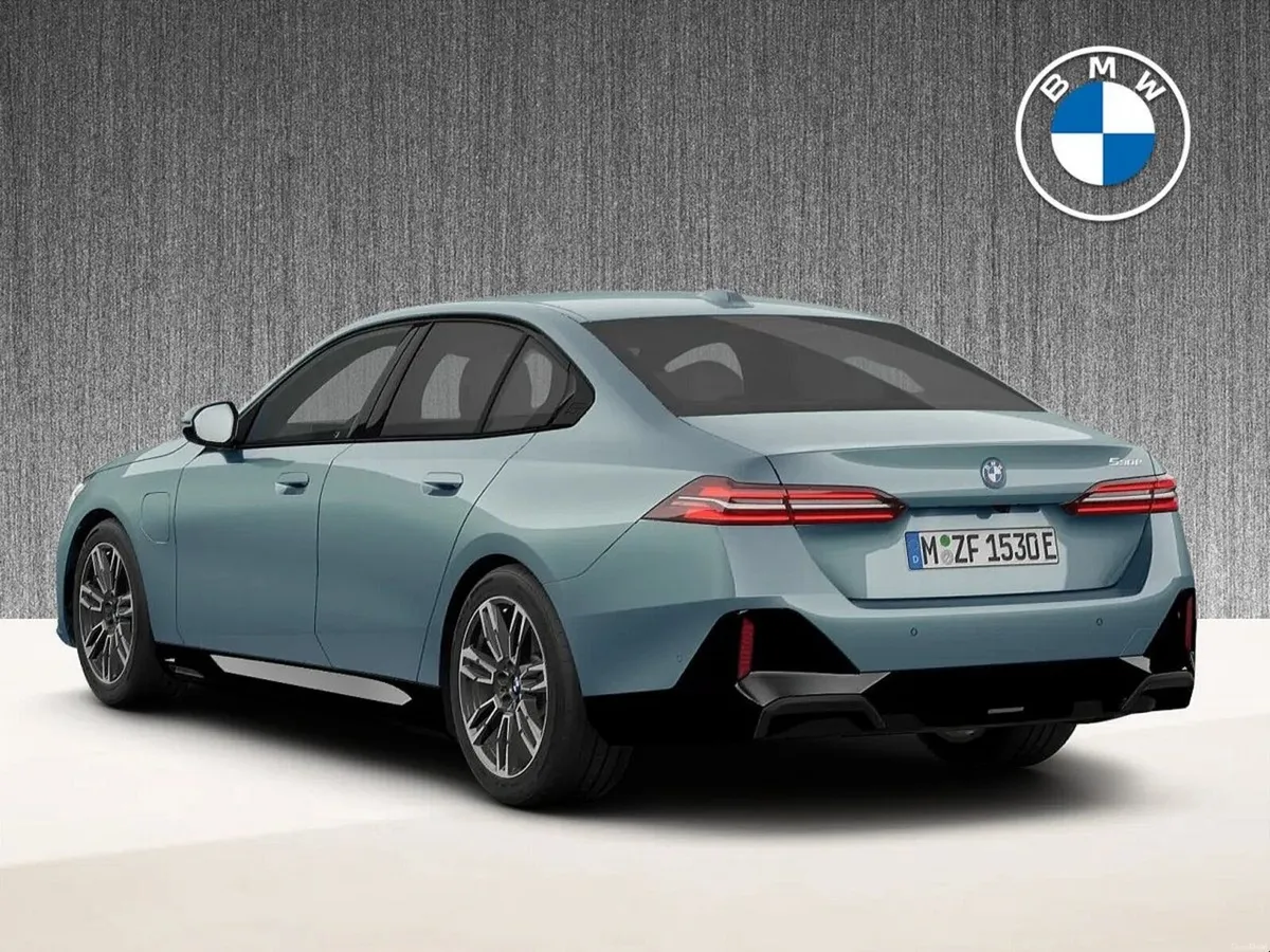 BMW 5-Series 530e M Sport Saloon - Image 2
