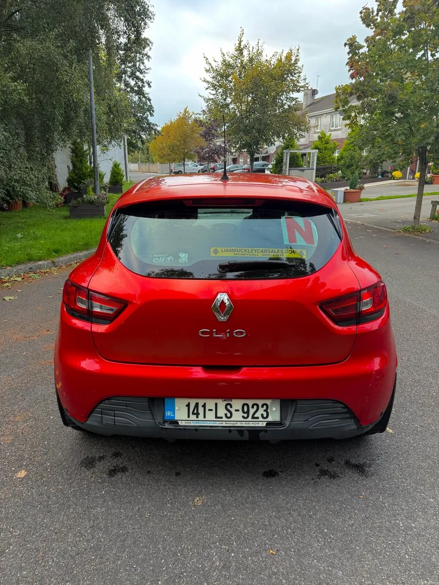 141 Red Renault Clio - Image 4