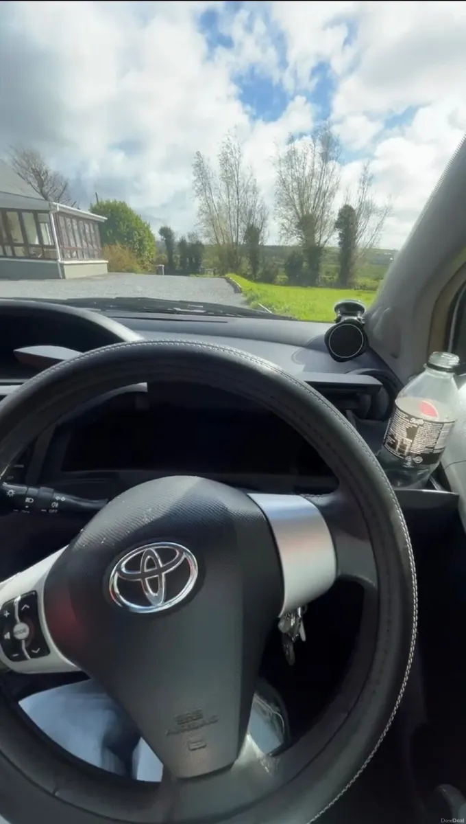 Toyota Yaris 2008 - Image 2