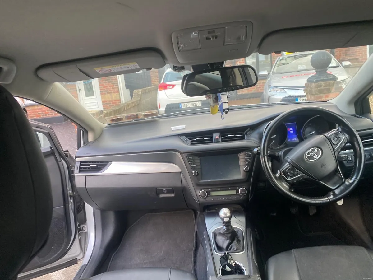 Toyota Avensis 2018 - Image 5