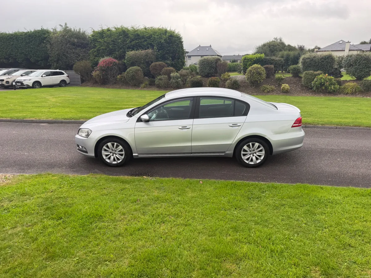 Volkswagen Passat 2013 - Image 3