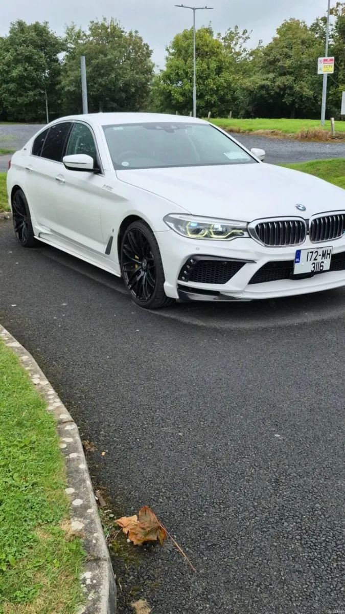 172 BMW 530e **Top Spec** - Image 1