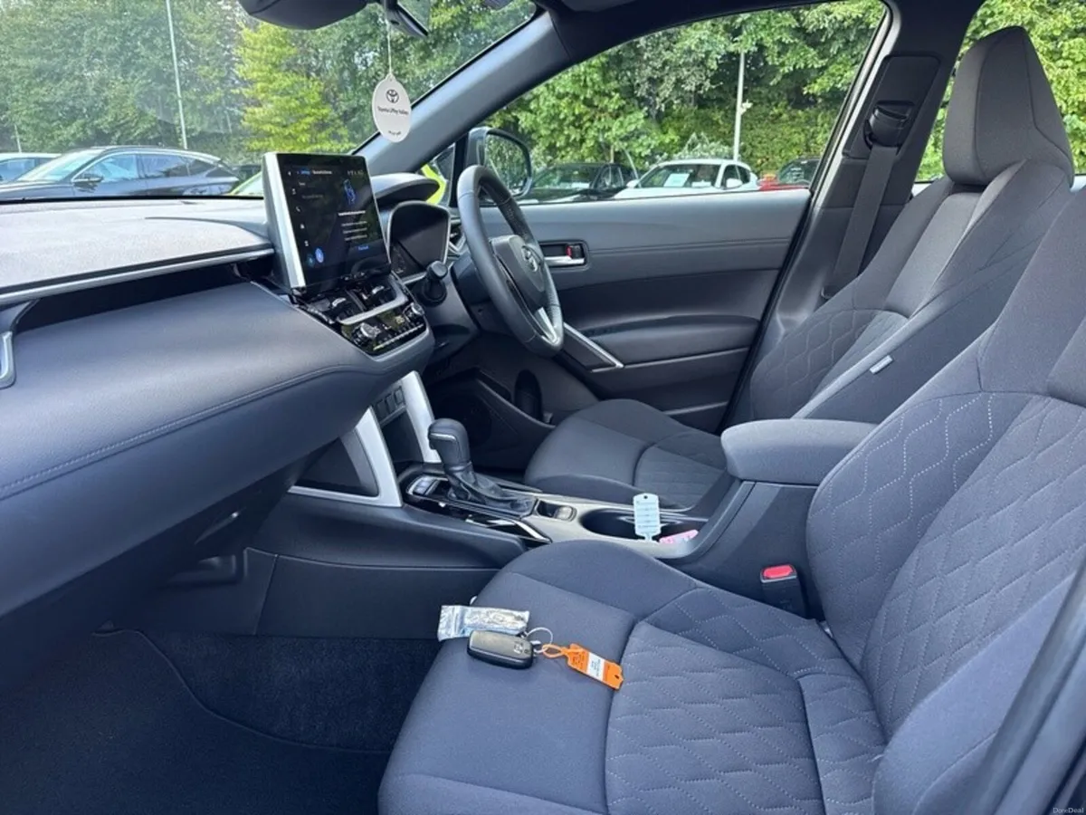 Toyota Corolla Cross CROSS LUNA 1.8 4DR AUTO - Image 6