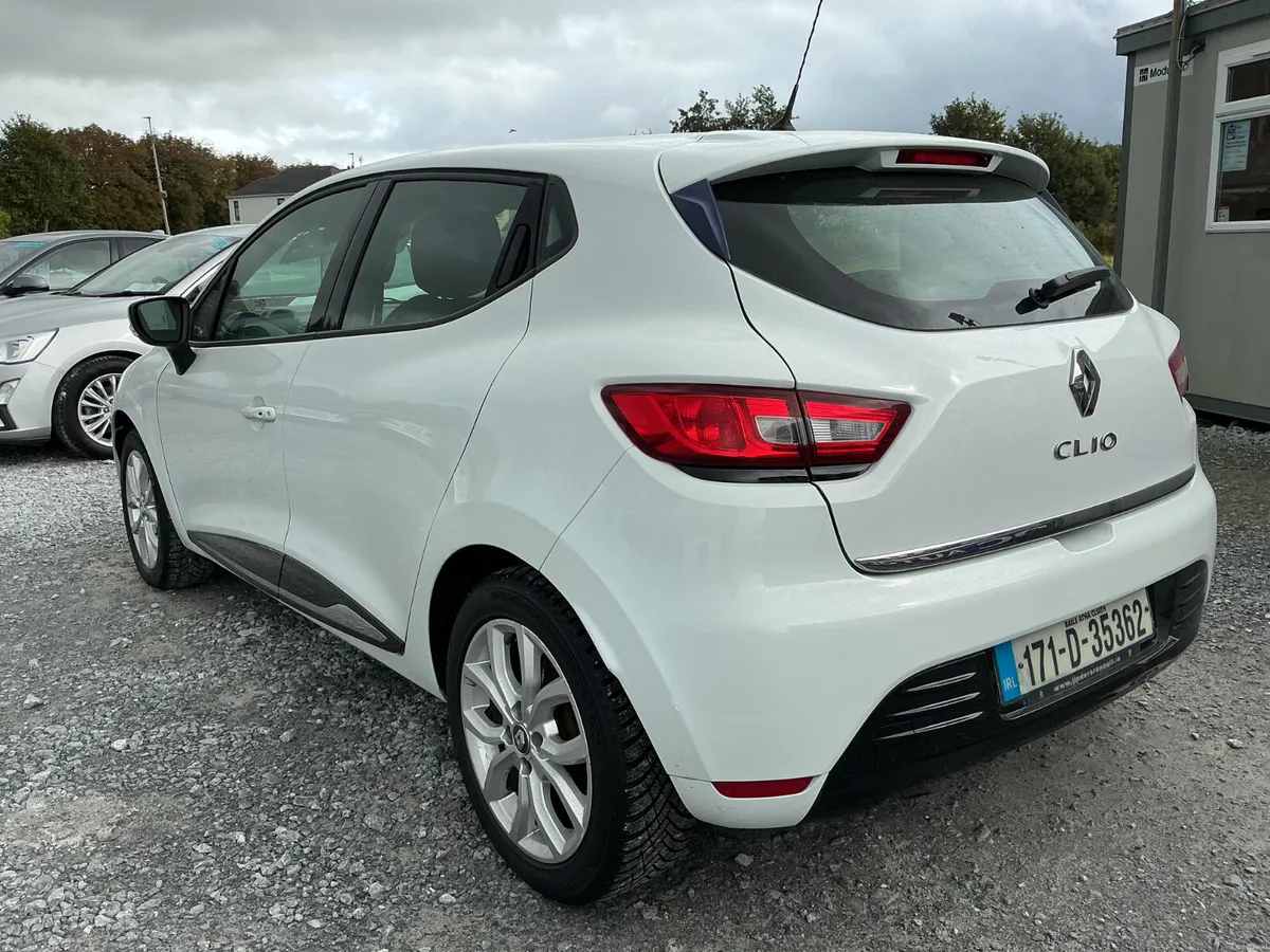 2017 RENAULT CLIO 1.2 PETROL SAT-NAV SPOTLESS - Image 6