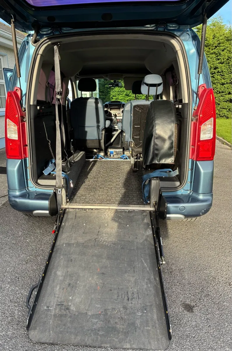 Citron Berlingo wheelchair accessible - Image 5