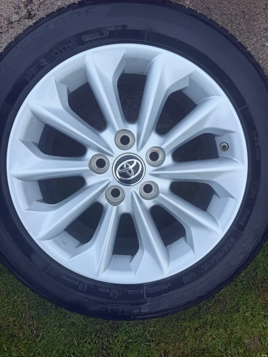 Alloy wheel - Image 1