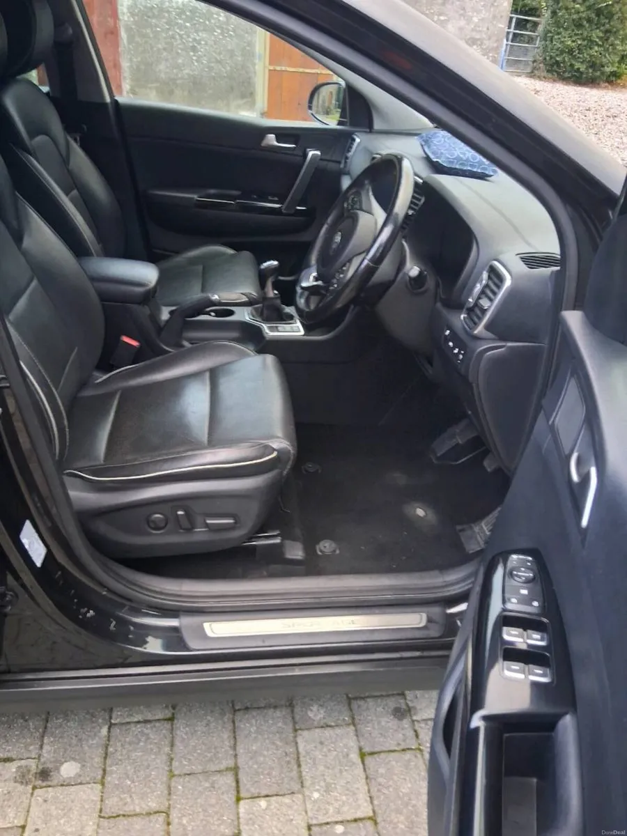 Kia sportage 1.7 CRDi ISG 4 5dr diesel estate - Image 5
