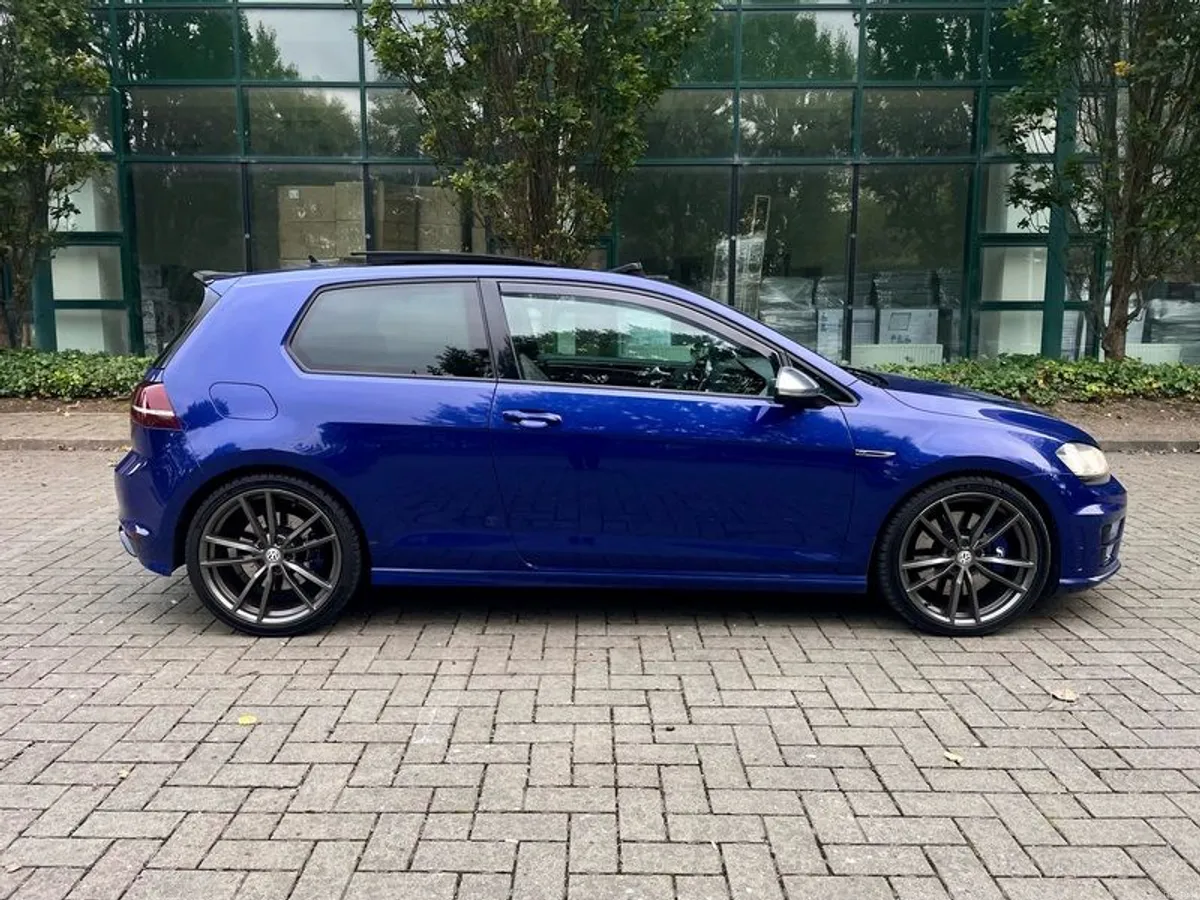 2015 Volkswagen Golf R 2.0 TSI - Image 2