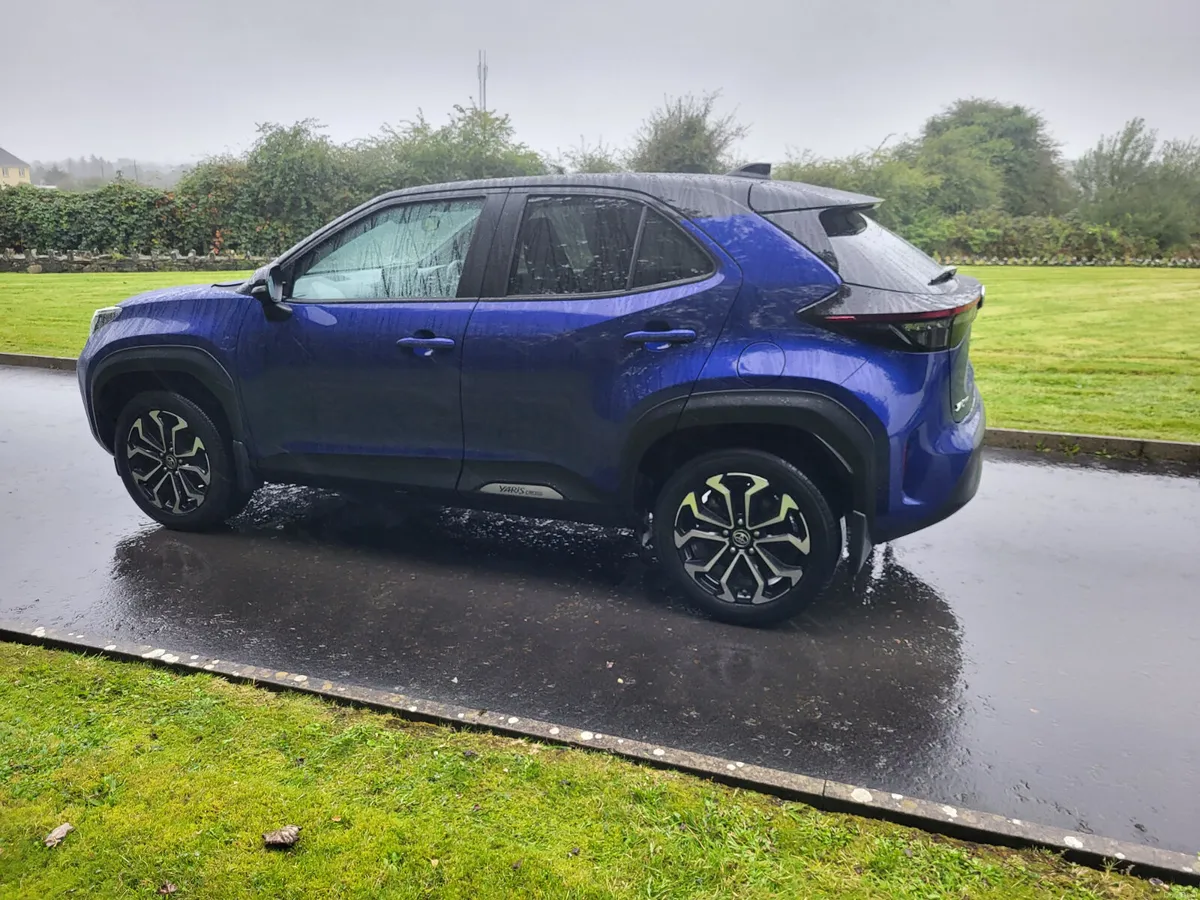 Toyota Yaris Cross  Sport  1 owner - Image 4