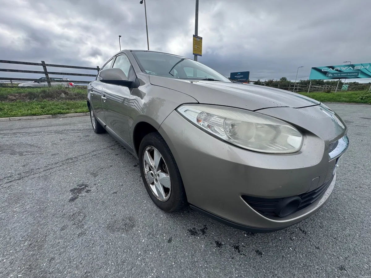 Renault Fluence 2012 - Image 2
